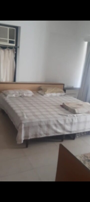 Bedroom in 3 BHK Apartment at Juhu – for Rent