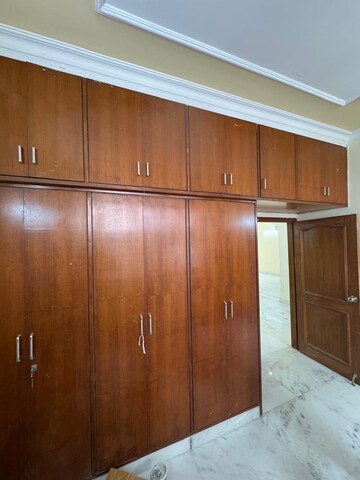 Furnished Amenities in 3 BHK Builder Floor at Greater Kailash Part 3 – for Rent