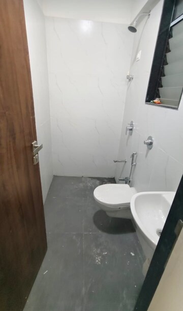 Master Bedroom in 2 BHK Apartment at Panch Pakhadi – for Rent