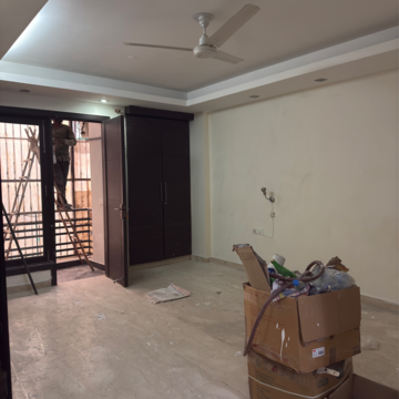 Master Bedroom in 3 BHK Builder Floor at Greater Kailash ii – for Rent