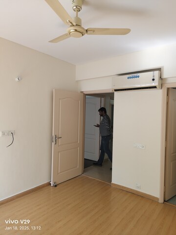 Room in 3 BHK Apartment at Bestech Park View Spa Next, Sector 67 – for Rent