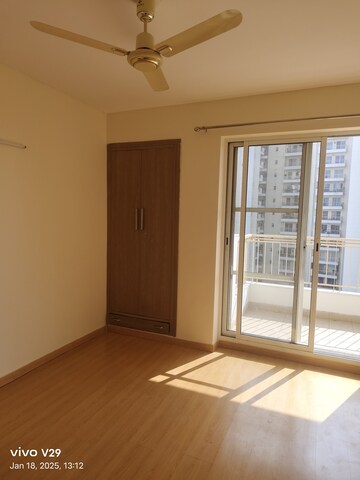 Room in 3 BHK Apartment at Bestech Park View Spa Next, Sector 67 – for Rent