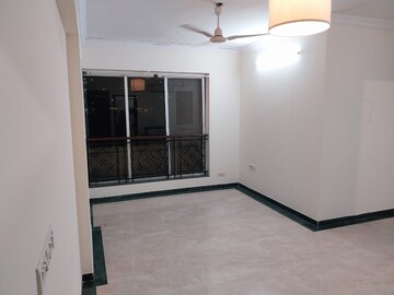 Room in 2 BHK Apartment at Hiranandani Avalon, Powai – for Rent