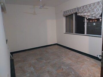 Room in 2 BHK Apartment at Hiranandani Avalon, Powai – for Rent