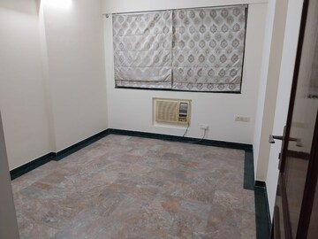 Room in 2 BHK Apartment at Hiranandani Avalon, Powai – for Rent