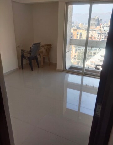 Room in 2 BHK Apartment at Panch Pakhadi – for Rent