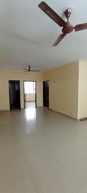Furnished Amenities in 2 BHK Apartment at Piyush Heights, Sector 89 – for Rent