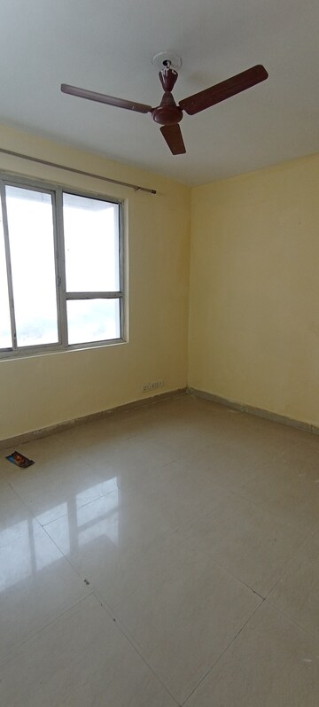 Furnished Amenities in 2 BHK Apartment at Piyush Heights, Sector 89 – for Rent
