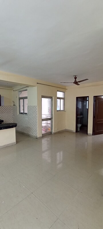 Furnished Amenities in 2 BHK Apartment at Piyush Heights, Sector 89 – for Rent