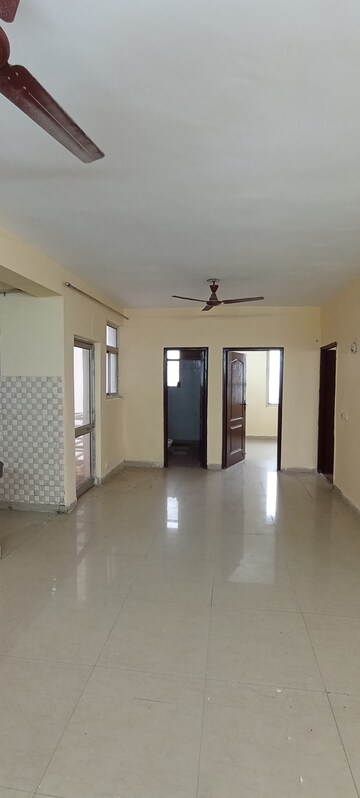 Furnished Amenities in 2 BHK Apartment at Piyush Heights, Sector 89 – for Rent