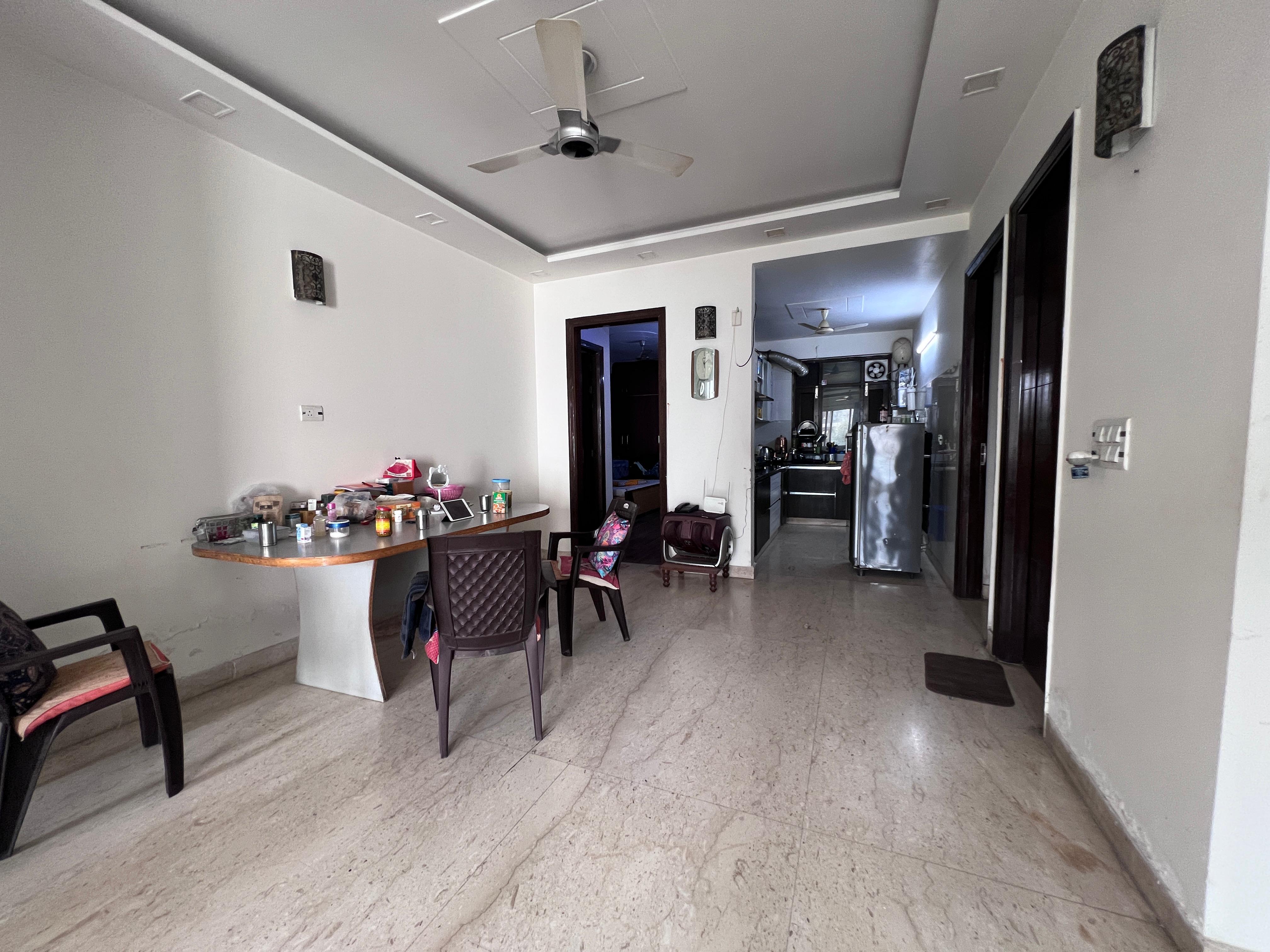3.5 BHK + Pooja Room,Servant Room,Study Room,Extra Room Apartment For Sale in Ultra Luxury Apartment 