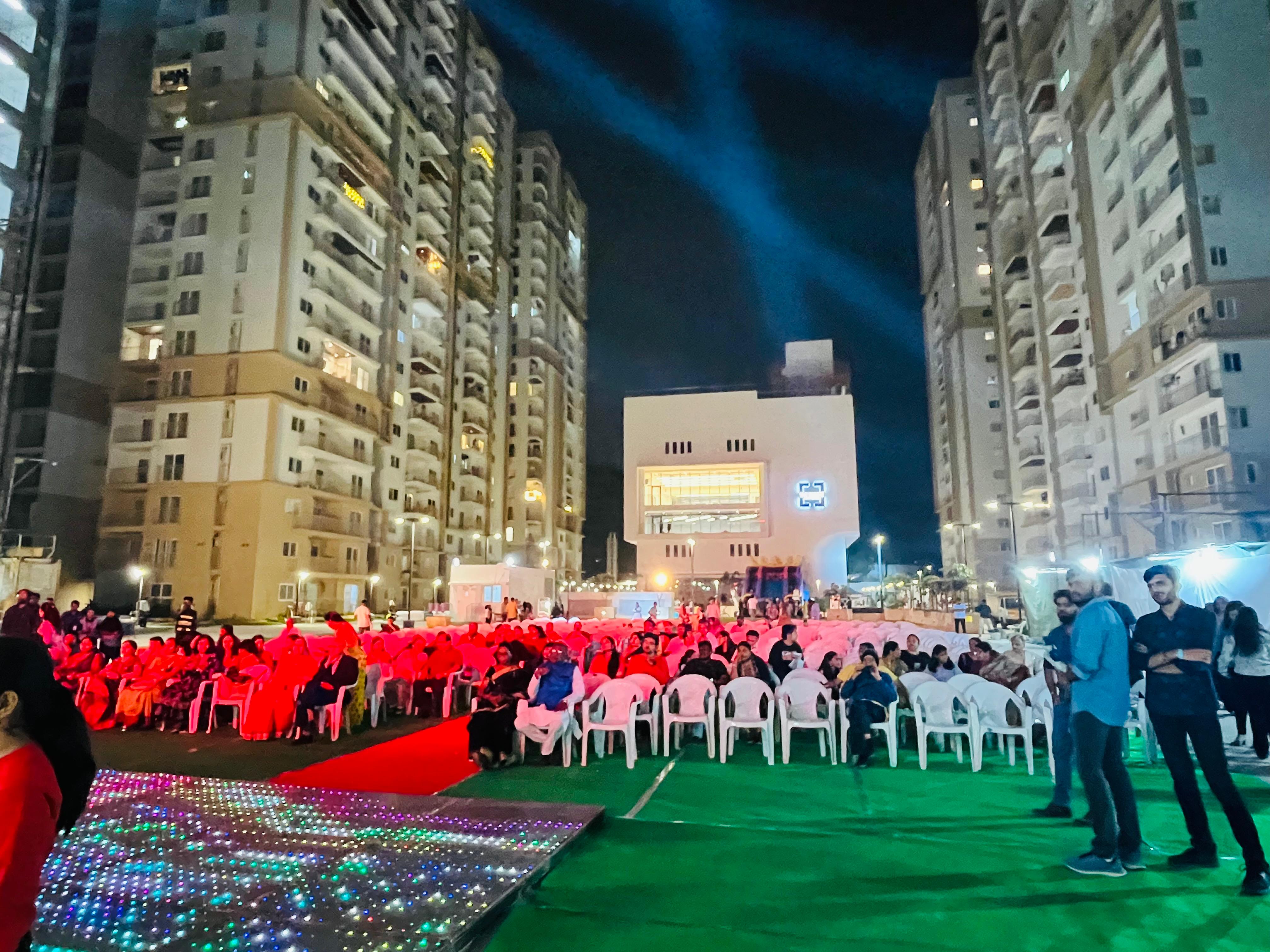 3 BHK + Pooja Room 2595 Sq.Ft. Apartment in INDIS Viva City