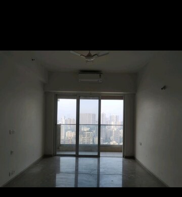 Room in 2 BHK Apartment at Kalpataru Radiance, Goregaon West – for Rent