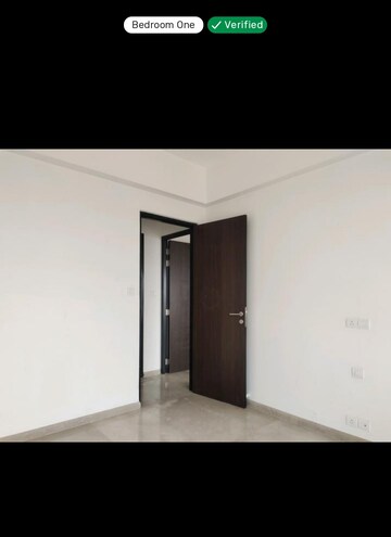 Room in 2 BHK Apartment at Kalpataru Radiance, Goregaon West – for Rent