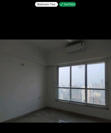 Room in 2 BHK Apartment at Kalpataru Radiance, Goregaon West – for Rent