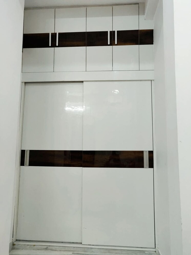 Room, pitampura 3 Bedroom 900 Sq.Ft. Builder Floor In Pitampura Delhi 8092304