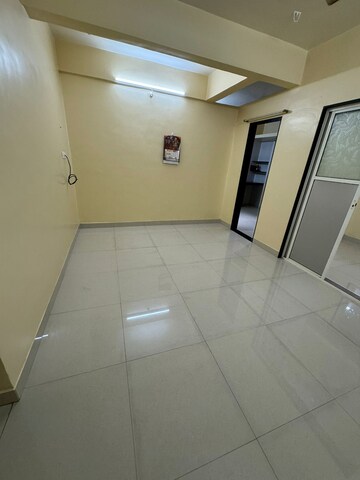 Room in 2 BHK Apartment at Shree Tirupati Maple Tower, Kondhwa – for Rent