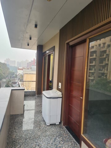 Building Lobby in 4 BHK Villa at Sector 50 – for Rent
