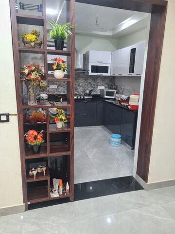Furnished Amenities in 4 BHK Villa at Sector 50 – for Rent