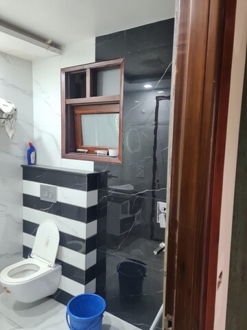 Bathroom in 4 BHK Villa at Sector 50 – for Rent