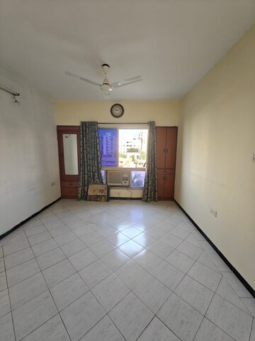 Room in 2 BHK Apartment at Sankla Gemini Park Avenue, Kondhwa – for Rent