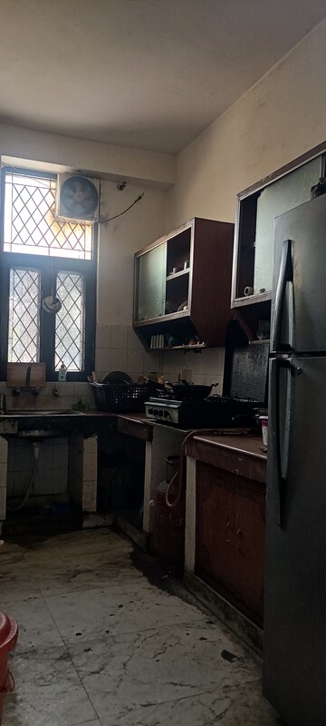 Kitchen in 3 BHK Villa at Sector 41 – for Rent