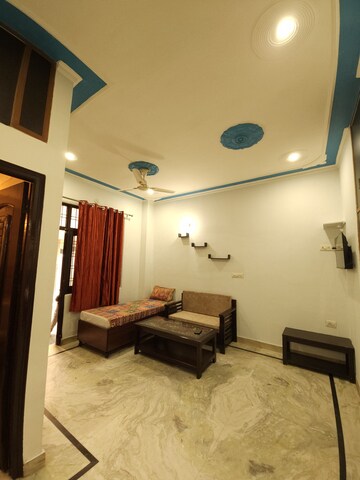 Living Room in 1 BHK Builder Floor at Ansal Sushant Lok I, Sector 43 – for Rent