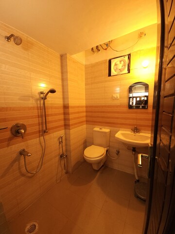 Bathroom in 1 BHK Builder Floor at Ansal Sushant Lok I, Sector 43 – for Rent