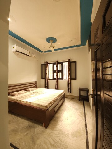 Bedroom in 1 BHK Builder Floor at Ansal Sushant Lok I, Sector 43 – for Rent