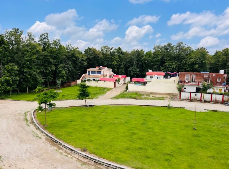 Garden, jakhan rajpur road  600 Sq.Yd. Plot In JakhaN Rajpur Road Dehradun 8092439