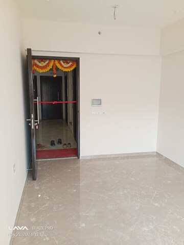 Room in 2 BHK Apartment at L&T Emerald Isle, Powai – for Rent