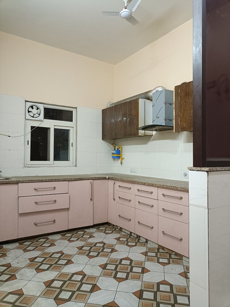 Kitchen, sector 47 5 Bedroom 112 Sq.Mt. Villa In Sector 47 Noida 8092399