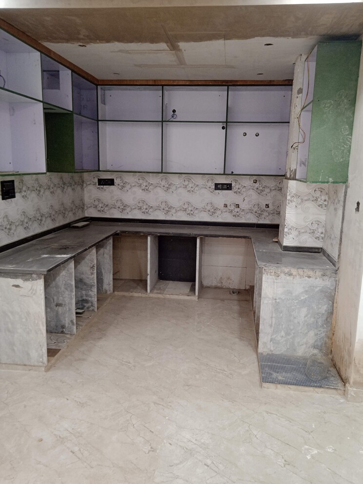 Kitchen, rajendra nagar sector 4 4 Bedroom 200 Sq.Yd. Builder Floor In Rajendra Nagar Sector 4 Ghaziabad 8092424