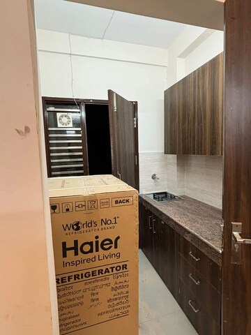 Furnished Amenities in 1 RK Builder Floor at Ansal Sushant Lok I, Sector 43 – for Rent