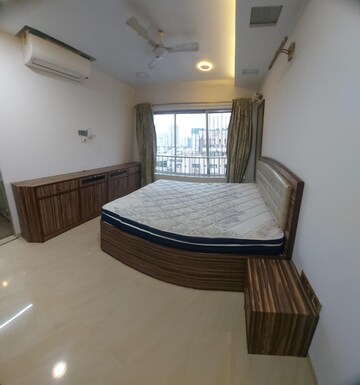 Room in 2.5 BHK Apartment at Gundecha Symphony, Andheri West – for Rent
