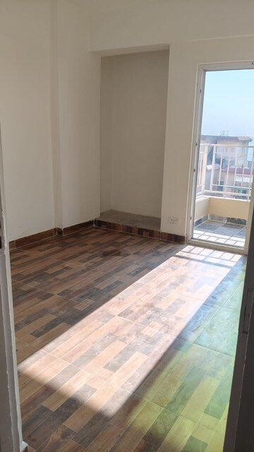 Room in 2 BHK Apartment at Migsun Roof, Raj Nagar Extension – for Sale