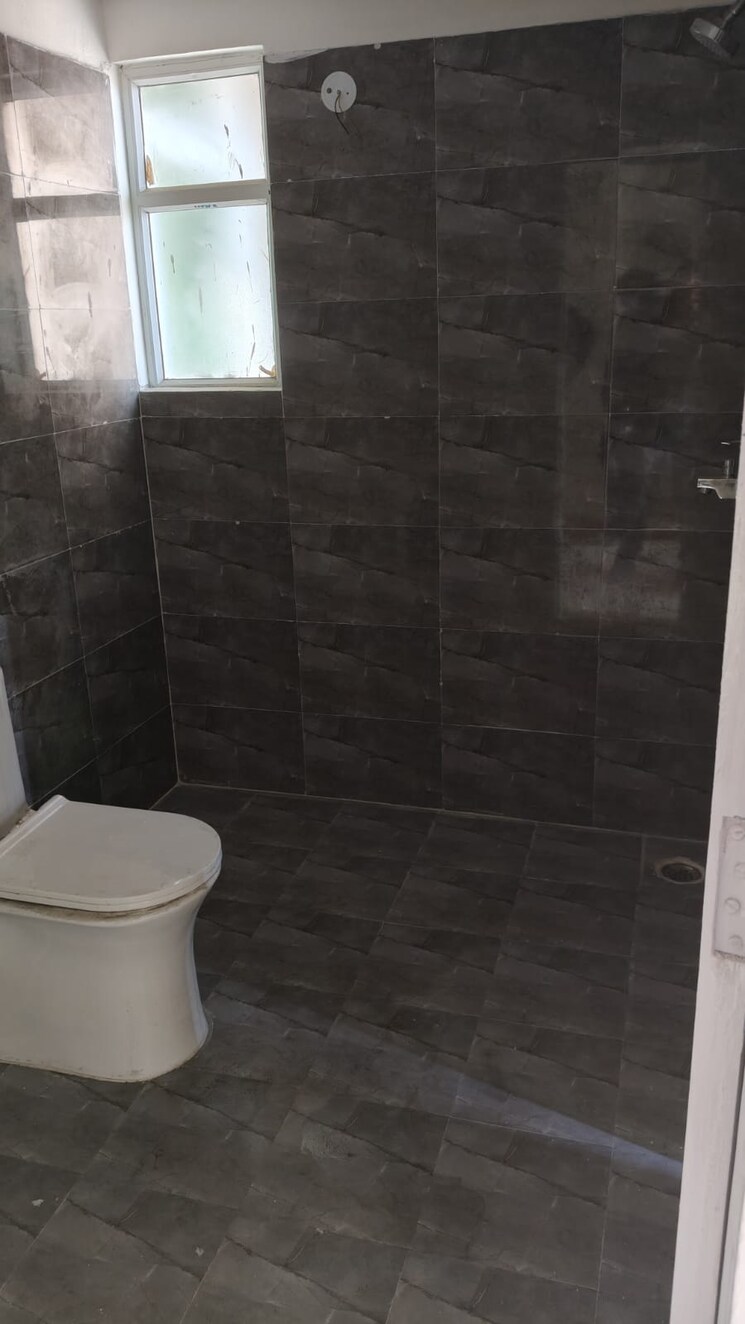 Bathroom, migsun-roof 2 Bedroom 894 Sq.Ft. Apartment In Raj Nagar Extension Ghaziabad 8092498
