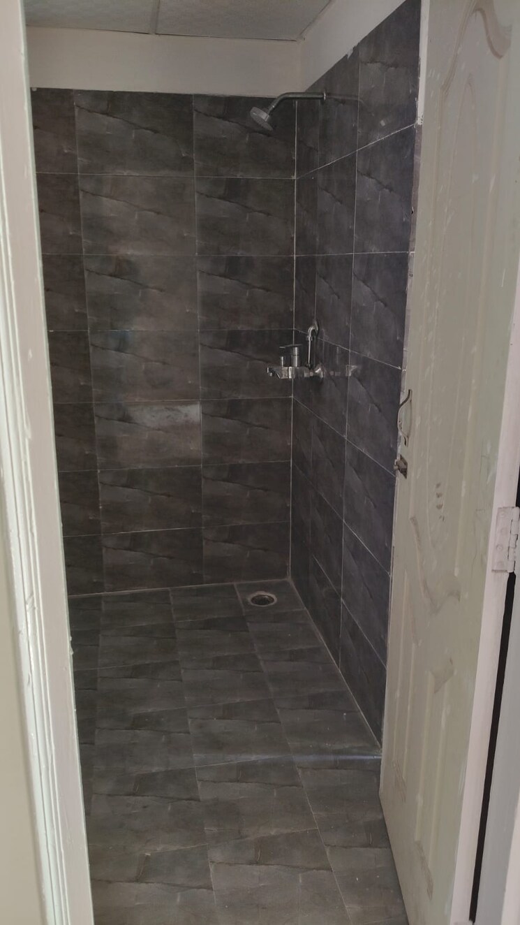 Bathroom, migsun-roof 2 Bedroom 894 Sq.Ft. Apartment In Raj Nagar Extension Ghaziabad 8092498