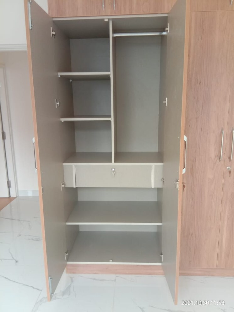 Bathroom, mantri-lithos 2 Bedroom 1420 Sq.Ft. Apartment In Thanisandra Bangalore 8092499