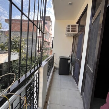 Balcony in 2 BHK Builder Floor at Sushant Lok 2, Sector 56 – for Rent