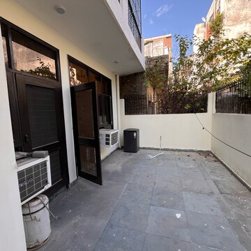 Balcony in 2 BHK Builder Floor at Sushant Lok 2, Sector 56 – for Rent