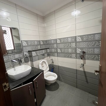 Bathroom in 2.5 BHK Builder Floor at Ansal Sushant Lok I, Sector 43 – for Rent