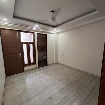 Room in 2.5 BHK Builder Floor at Ansal Sushant Lok I, Sector 43 – for Rent