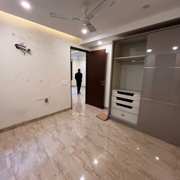Room in 3 BHK Builder Floor at Ansal Sushant Lok I, Sector 43 – for Rent