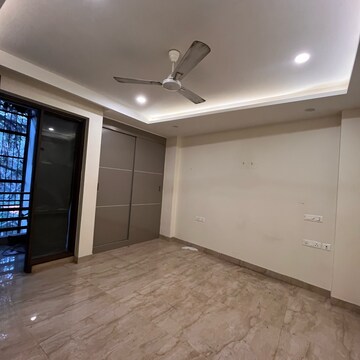 Room in 3 BHK Builder Floor at Ansal Sushant Lok I, Sector 43 – for Rent