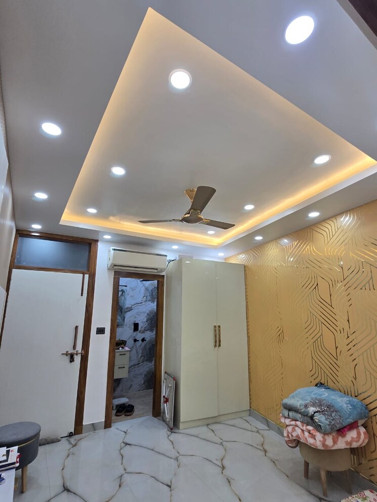 Room, zakir nagar 3 Bedroom 900 Sq.Ft. Apartment In Zakir Nagar Delhi 8092623