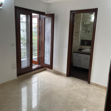 Room in 4 BHK Builder Floor at Greater Kailash ii – for Rent