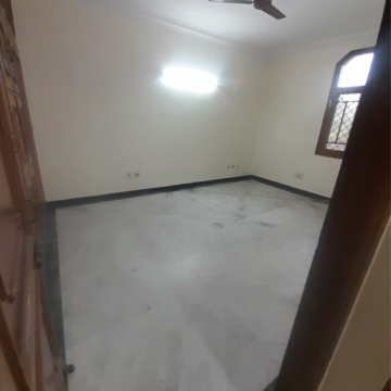 Room in 3 BHK Builder Floor at Lajpat Nagar Iii – for Rent