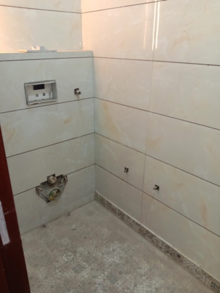 Bathroom, dwarka mor 2 Bedroom 792 Sq.Ft. Independent House In Dwarka Mor Delhi 8092753