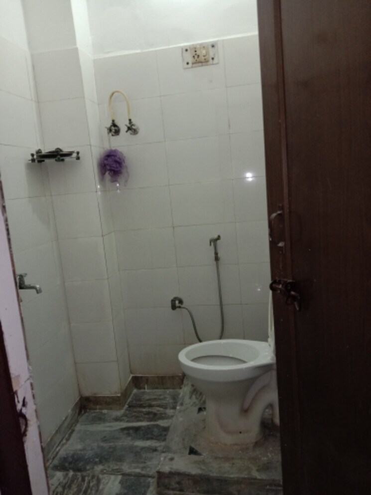 Bathroom, dwarka mor 2 Bedroom 792 Sq.Ft. Independent House In Dwarka Mor Delhi 8092753